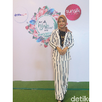 Beda lagi dengan Ayu Juwita yang tampil percaya diri dengan unjuk bakat jadi presenter berita. Ayu mengatakan, lewat ajang ini ingin memotivasi bahwa pakai hijab tetap bisa berprestasi. Ayu ingin memperlihatkan bahwa hijab tidak membatasi pekerjaan, ucapnya.  (Foto: Kiki Oktaviani/Wolipop)