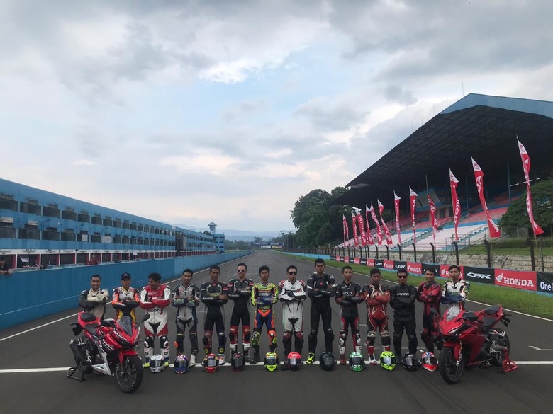 Pemenang Indonesia CBR Race Day 2019 seri pertama. Foto: Roby Setiawan Pemenang Indonesia CBR Race Day 2019 seri pertama. Foto: Roby Setiawan
