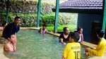 Foto: Pemandian Air Panas Asyik di Dekat Kawah Ijen