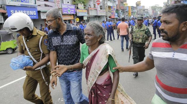 Korban luka-luka bom Sri Lanka mencapai ratusan orang.