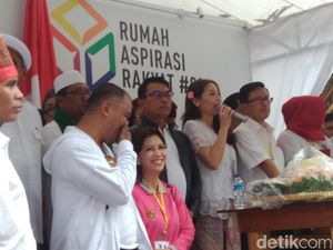 Hadiri Syukuran di Rumah Aspirasi Jokowi, Moeldoko: Tepuk Tangan untuk Relawan