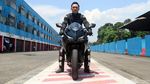 Gaya Omesh Tunggangi Honda CBR 250 RR