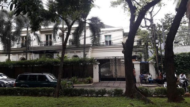 Politik Karangan Bunga Pendukung Capres