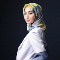 Cantik dan pintar membuat sosok Siti Ashari mencuri perhatian. Wanita yang berprofesi sebagai dokter gigi ini memiliki lebih dari 80 ribu followers di Instagram. (Foto: Instagram/@sittiashari)