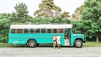 Bus ini ukurannya sembilan kaki lebih pendek dari bus sekolah ukuran standar. Butuh keahlian untuk membuatnya tidak pengap. Istimewa/Dwell/Rachel Halsey Photography.