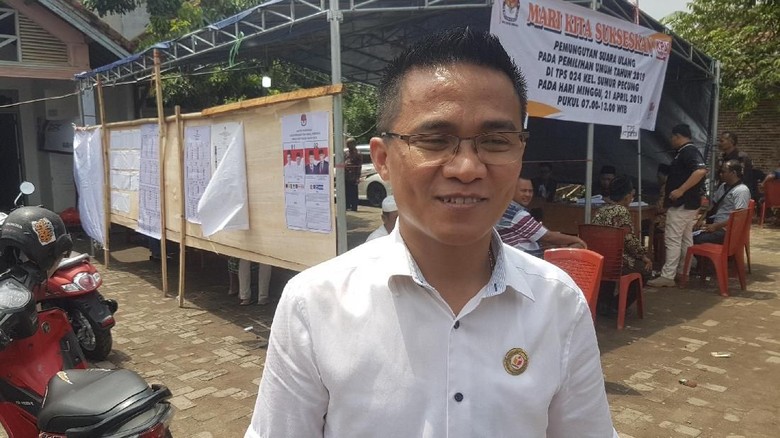 Petugas KPPS di Banten yang Coblos Surat Suara Terancam 2 Tahun Bui Petugas KPPS di Banten yang Coblos Surat Suara Terancam 2 Tahun Bui