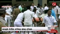 Evakuasi korban ledakan bom terus dilakukan. Derana TV/via Reuters TV.