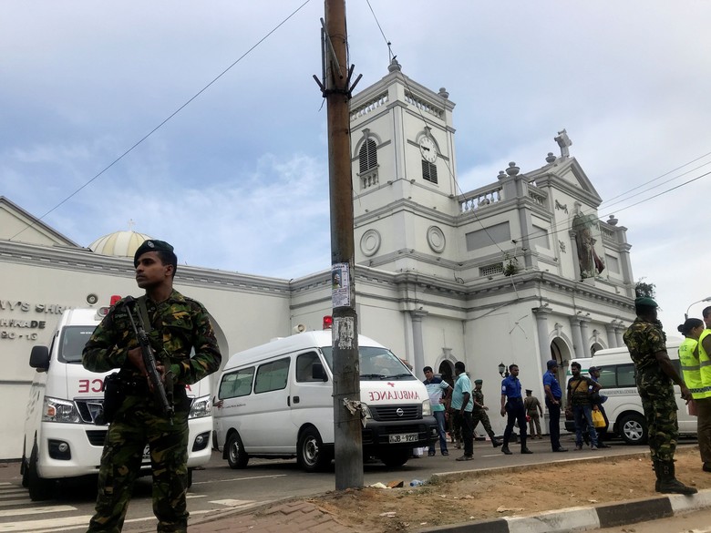 Umat Katolik Makassar Doakan Korban Bom Sri Lanka Umat Katolik Makassar Doakan Korban Bom Sri Lanka