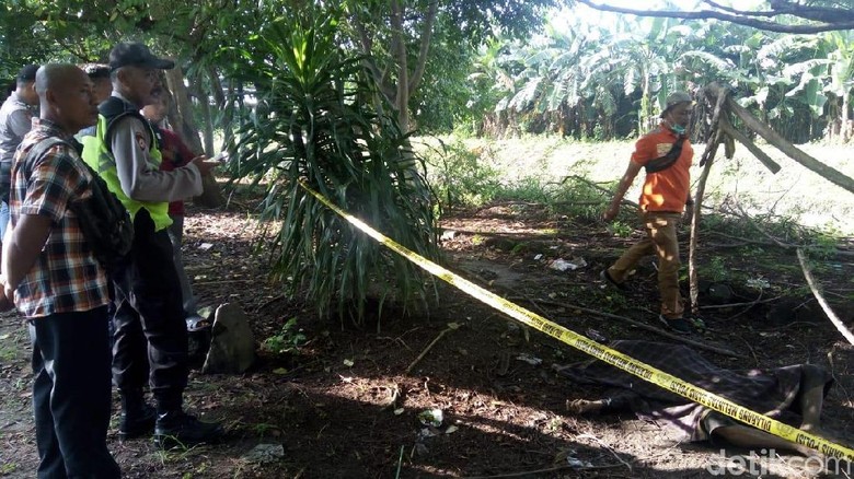 Sesosok Mayat Tanpa Identitas Ditemukan di Sidoarjo Sesosok Mayat Tanpa Identitas Ditemukan di Sidoarjo