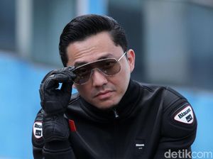 Ananda Omesh-Istri Lelang Motor Royal Enfield untuk Bantu Palestina