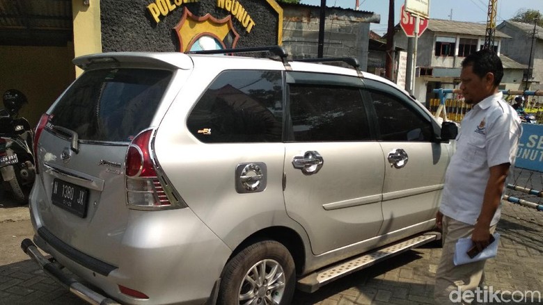 Ini Penampakan Mobil Pembawa Penderita Gangguan Jiwa Tewas Terborgol Ini Penampakan Mobil Pembawa Penderita Gangguan Jiwa Tewas Terborgol