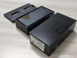 Unboxing Samsung Galaxy S10+ Termahal