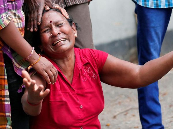 Tangis Pilu Keluarga Korban Serangan Bom di Sri Lanka