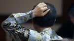 Ekspresi 2 Hakim PN Jaksel Didakwa Terima Suap Kasus Dagang Perkara