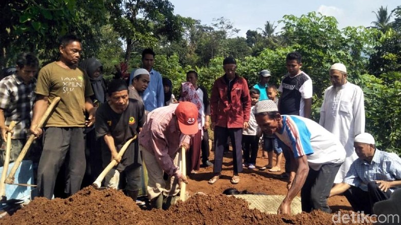 Kisah Empat Petugas KPPS di Cianjur yang Meninggal karena Kelelahan Kisah Empat Petugas KPPS di Cianjur yang Meninggal karena Kelelahan