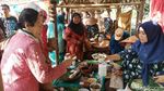 Foto: Pasar di Purworejo Ini Ada di Tengah Sawah