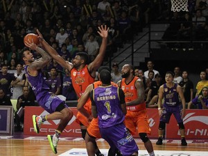 CLS Knights Taklukkan Mono Vampire di Gim Pertama Semifinal ABL 2018/2019