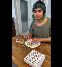 Keren! Musisi Ini Buat Musik EDM Dari Enam Buah Boba