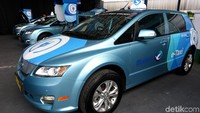 BYD e6 berbentuk crossover SUV dengan interior yang lapang. Di beberapa negara, mobil ini memang dijadikan taksi.