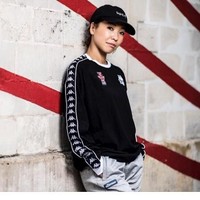 “Itu membantuku mengubah kepribadianku. Sebelumnya pada zaman orangtua dan nenekku di usia segini, mereka tidak akan pernah berpikir mereka bisa melakukan seperti ini. Tapi sekarang banyak wanita muda di generasiku mereka mencoba hal yang baru, selalu mencoba sesuatu yang baru, jelas Ayumi. Foto: Instagram/@ayumi_bodycarnival