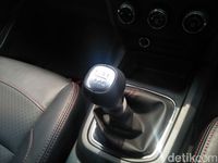 Nyetir Wuling Confero S ACT Kayak Bawa Motor Bebek