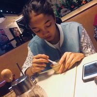 Momen Putri Duta 'Sheila On 7' Kulineran hingga Makanan Ekstrim di China
