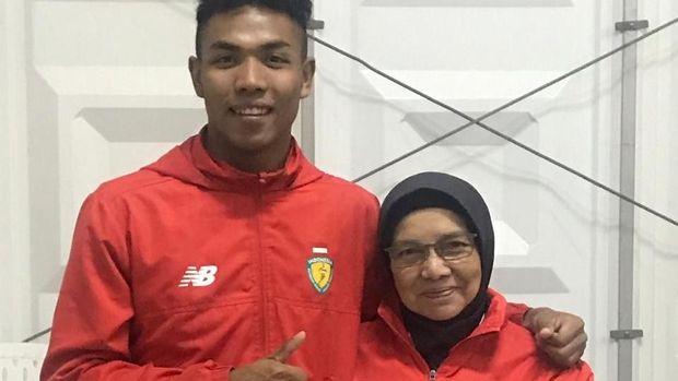 Zohri menangis ditelepon saat berbincang dengan Eni Nuraeni.