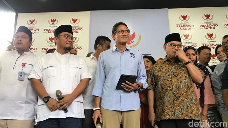 Sandiaga: 3 Hari Ini Banyak Berita yang Lucu-lucu Sandiaga: 3 Hari Ini Banyak Berita yang Lucu-lucu