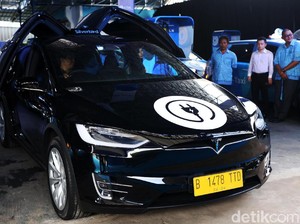 Berapa Tarif Naik Taksi Listrik Pertama di RI?