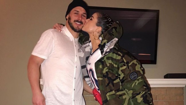 Saya percaya bahwa seharusnya ada batasan antara kehidupan pribadi dan media sosial. Namun, Olivia percaya pada gaya hidup yang seperti akuarium. Perbedaan prinsip ini sangat terasa dalam hubungan kami, kata Danny. Foto: Instagram