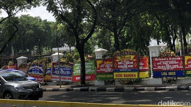 Karangan Bunga untuk Jokowi-Ma'ruf Terus Datang ke Istana