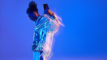 Realme 3 Pro mengusung layar 6,3 inch dengan panel IPS LCD. Resolusinya 2340 x 1080 pixel dengan kepadatan 408 ppi. Foto: Realme