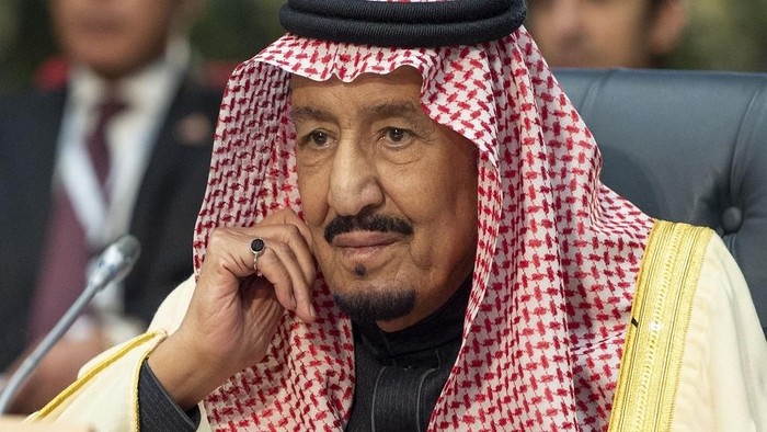 A handout picture provided by the Saudi Royal Palace shows Saudi Arabias King Salman attending the the first joint European Union and Arab League summit in the Egyptian Red Sea resort of Sharm el-Sheikh, on February 24, 2019. (Photo by BANDAR AL-JALOUD / various sources / AFP) / RESTRICTED TO EDITORIAL USE - MANDATORY CREDIT 