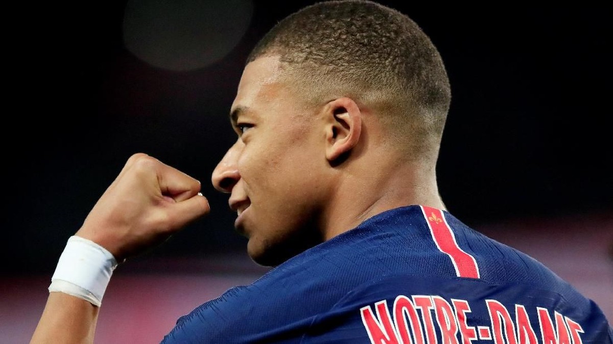 Striker PSG Kylian Mbappe menjadi pemain paling bernilai versi CIES. (Foto: Gonzalo Fuentes/Reuters)