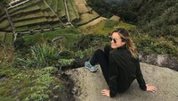 Menikmati keindahan Peru dari ketinggian, Jamie terlihat santai. (jamiejchung/Instagram)