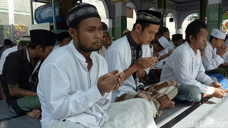 Puluhan Warga Binaan Ini Doa Bersama Minta Kesejukan Pascapemilu Puluhan Warga Binaan Ini Doa Bersama Minta Kesejukan Pascapemilu
