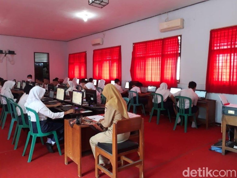 4 Ribu Pelajar SMP Kota Blitar UNBK, 5 Lembaga Menumpang di Sekolah Lain 4 Ribu Pelajar SMP Kota Blitar UNBK, 5 Lembaga Menumpang di Sekolah Lain