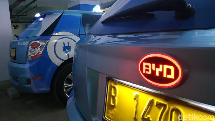 Taksi Listrik Bluebird, BYD e6