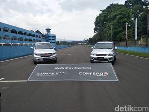 Platform Sama, Wuling Cortez CT-Almaz Tidak Akan Saling Sikut