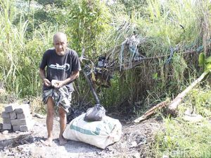 Abah Aman Huni Semak Belukar, Pemerintah Belum Turunkan Bantuan