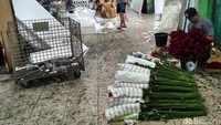 Harga karangan bunga variatif dengan berbagai ukuran. Untuk yang standar atau paling kecil Rp 500 ribu.