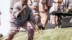 Penampilan Sunday Service Kanye West di Coachella