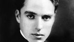 Melihat Wajah Polos Charlie Chaplin Tanpa Kumis Khasnya