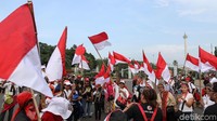 Tanpa membawa embel-embel paslon 01 dan 02 aksi ini justru membawa sejumlah bendera merah putih.