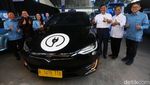 Keren! Ini Taksi Listrik Bluebird