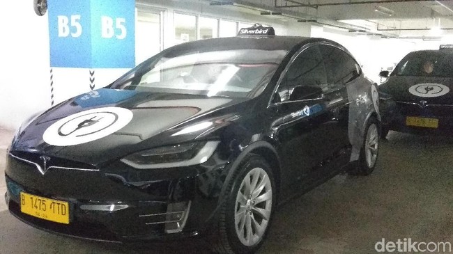 Jokowi Belum Terima, Aturan Mobil Listrik Nyangkut Di Mana?