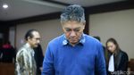 Ekspresi 2 Hakim PN Jaksel Didakwa Terima Suap Kasus Dagang Perkara