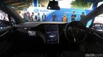 Melihat Tesla X 75D, Taksi Mewah Silverbird