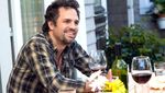 Gaya Seru Hulk, Mark Ruffalo Saat Masak hingga Ngopi