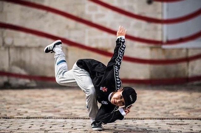 Sebelum Ayumi menari, ia mengalami masalah saat berbicara di depan orang karena dirinya sangat pemalu. Namun, breakdance membantunya mengatasi dilemanya itu. Foto: Instagram/@ayumi_bodycarnival